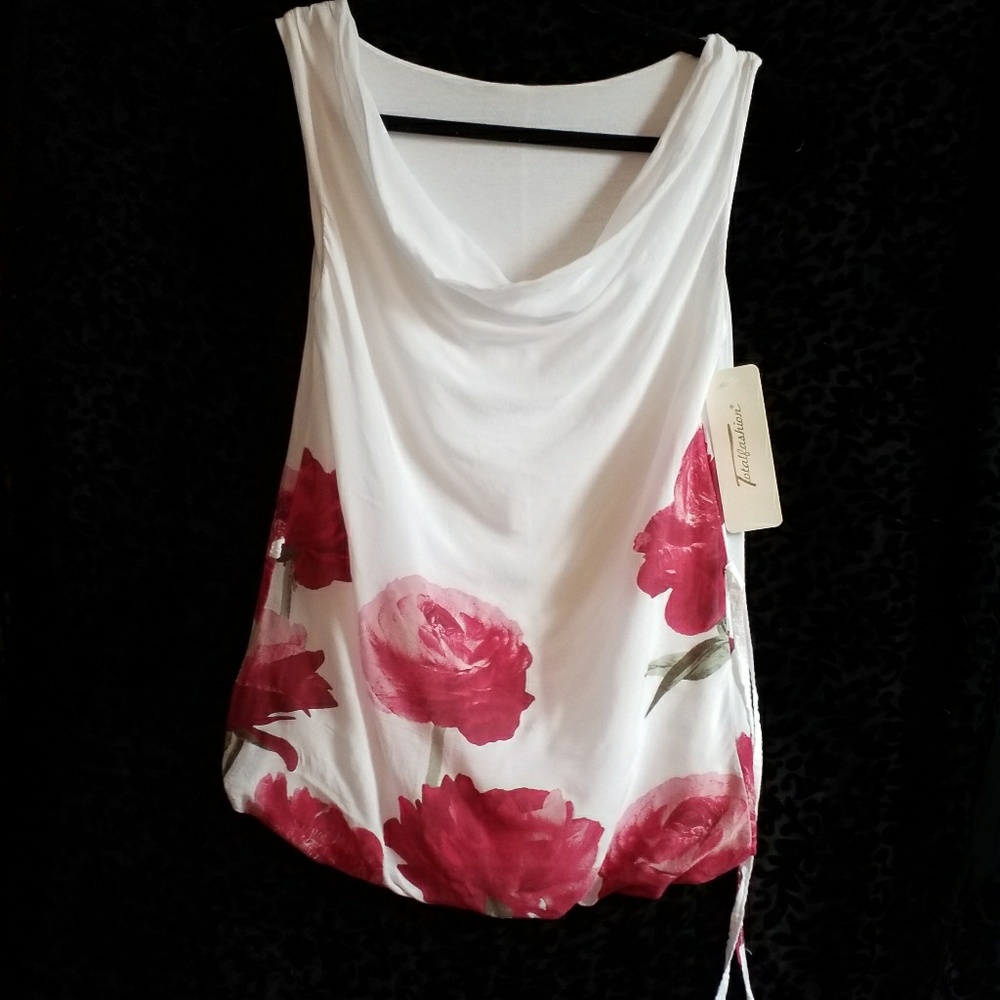White sheer 2 layer top/w lg red Rose's, NWT-S/M